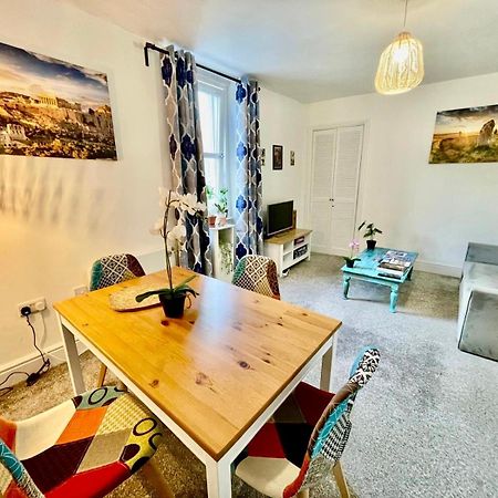 Cosy Authentic Flat In The Heart Of Galashiels Exteriör bild