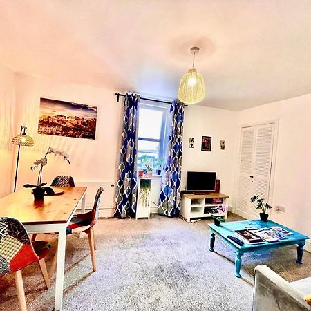 Cosy Authentic Flat In The Heart Of Galashiels Exteriör bild