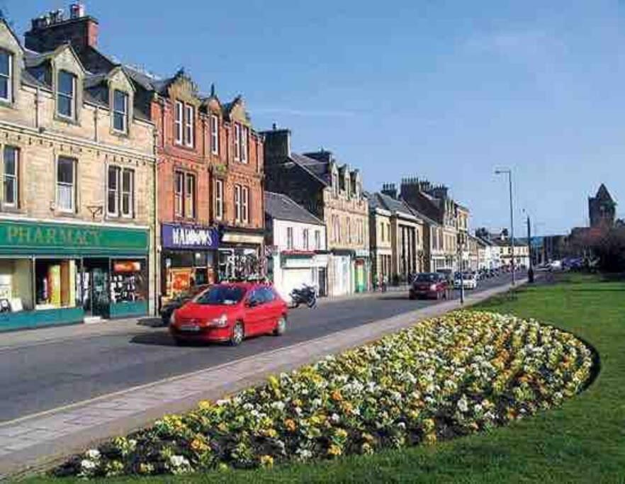 Cosy Authentic Flat In The Heart Of Galashiels Exteriör bild