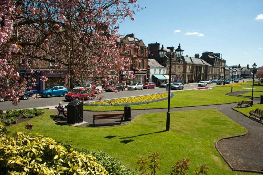 Cosy Authentic Flat In The Heart Of Galashiels Exteriör bild