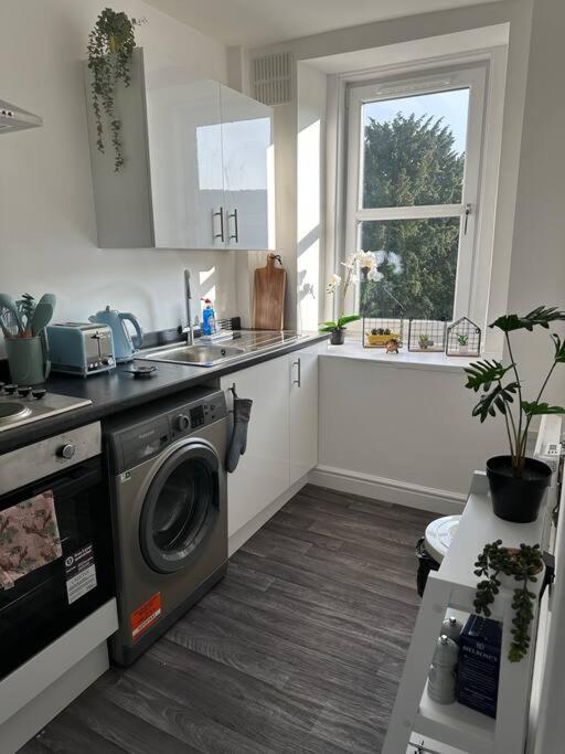 Cosy Authentic Flat In The Heart Of Galashiels Exteriör bild