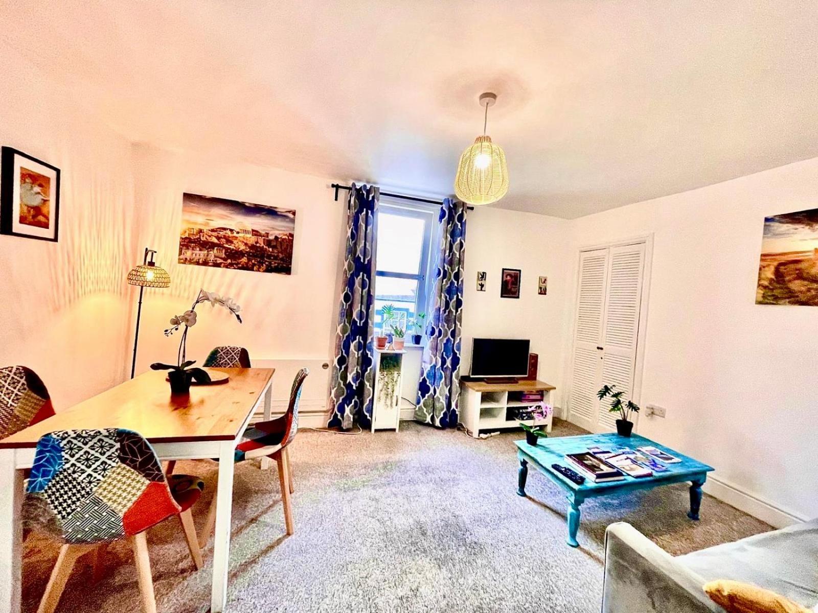 Cosy Authentic Flat In The Heart Of Galashiels Exteriör bild